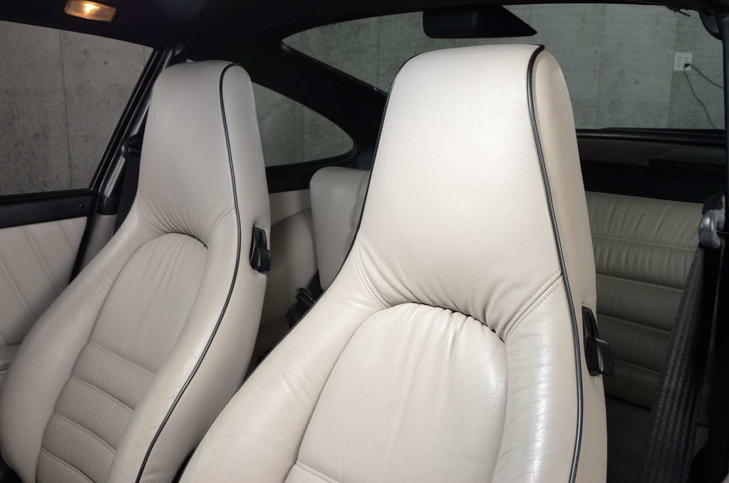 Porsche 911 Carrera 3.2 (US)