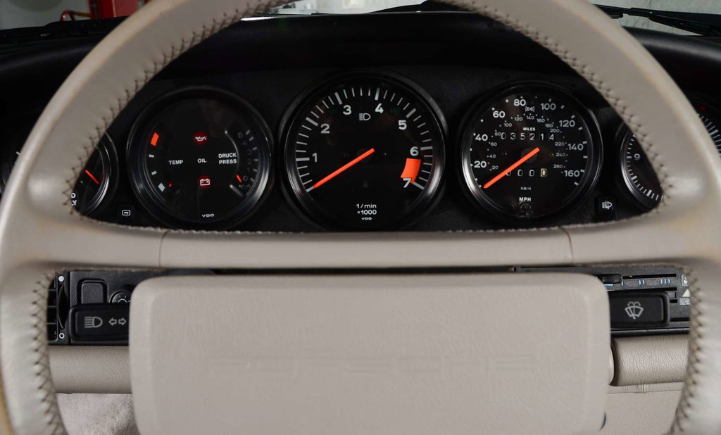 Porsche 911 Carrera 3.2 (US)