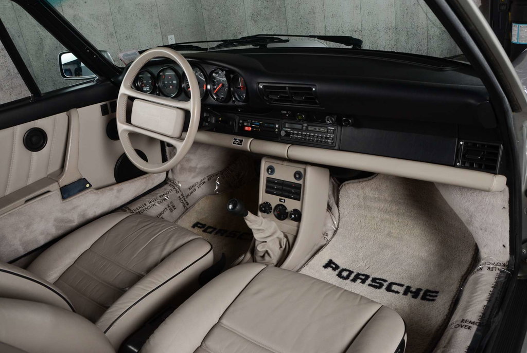 Porsche 911 Carrera 3.2 (US)