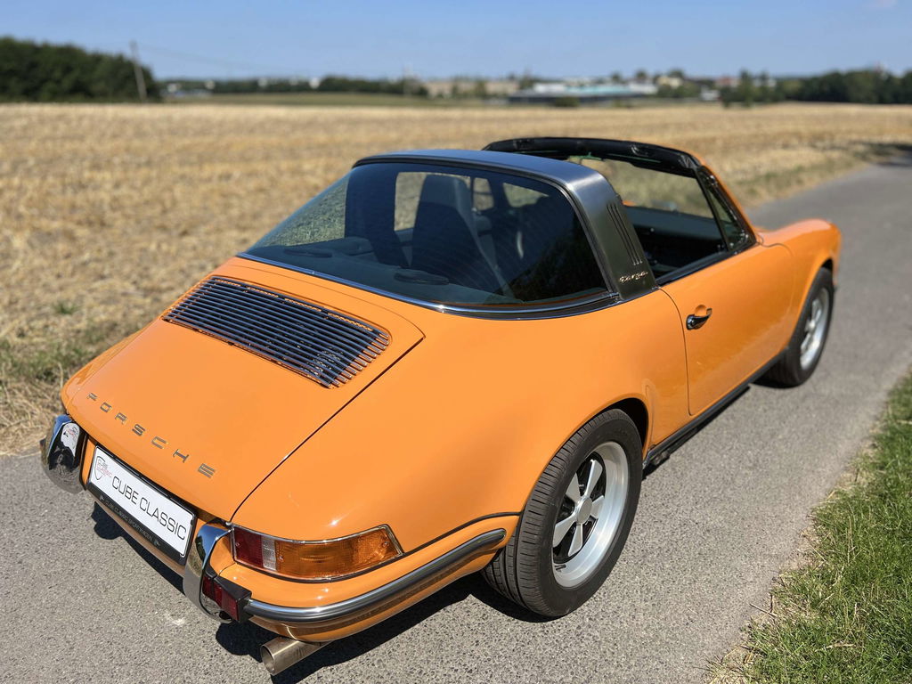 Porsche 911 Backdate
