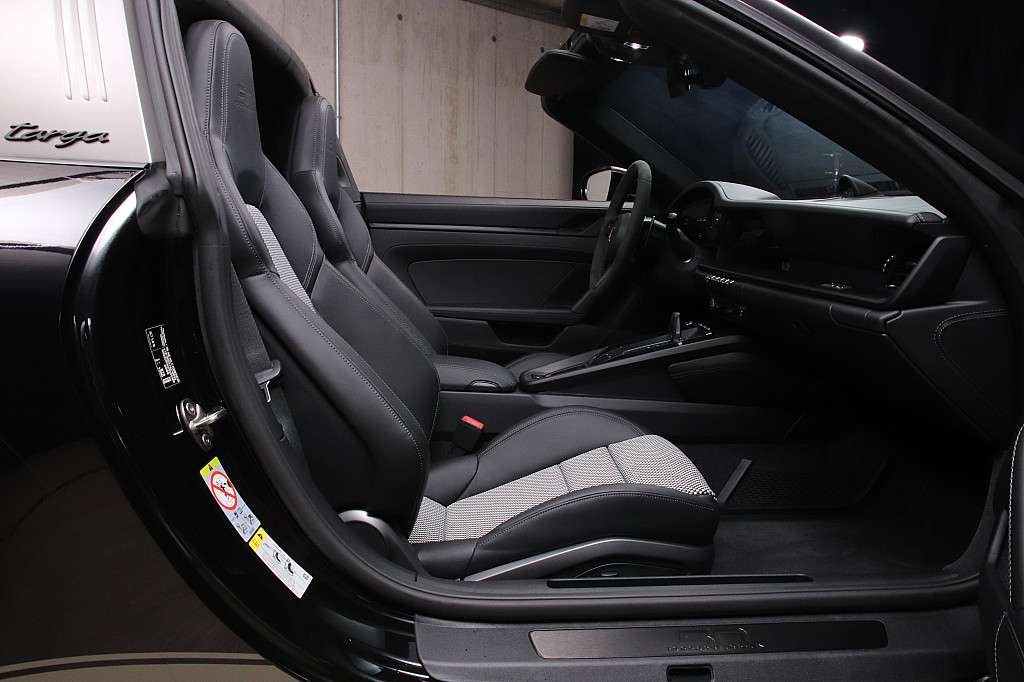 Porsche 992 Edition 50 Jahre Porsche Design