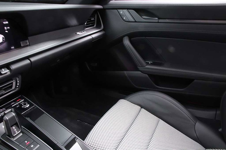 Porsche 992 Edition 50 Jahre Porsche Design