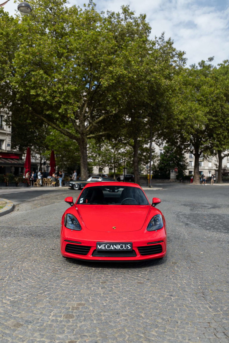 Porsche 718 Cayman
