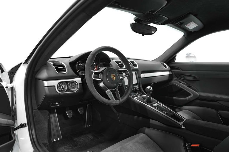 Porsche 981 Cayman GT4