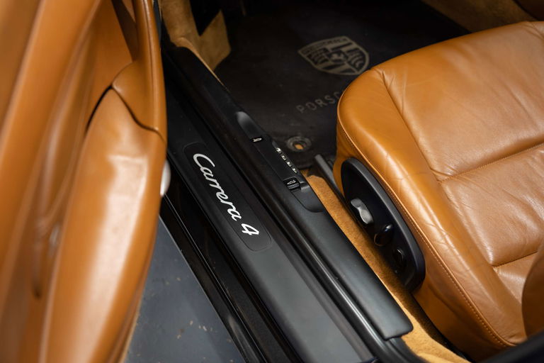 Porsche 996 Carrera 4