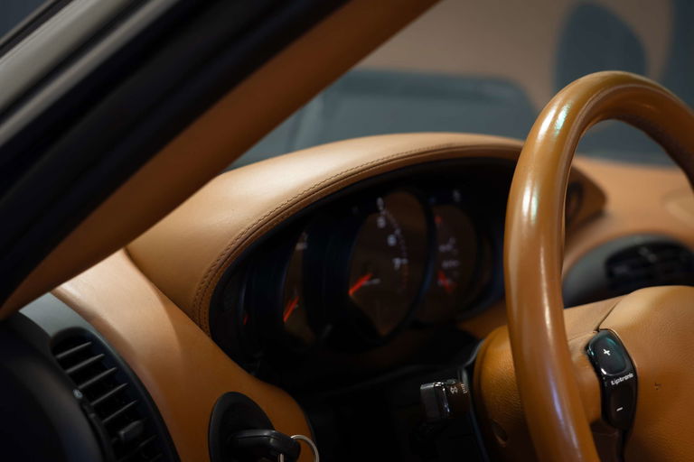 Porsche 996 Carrera 4