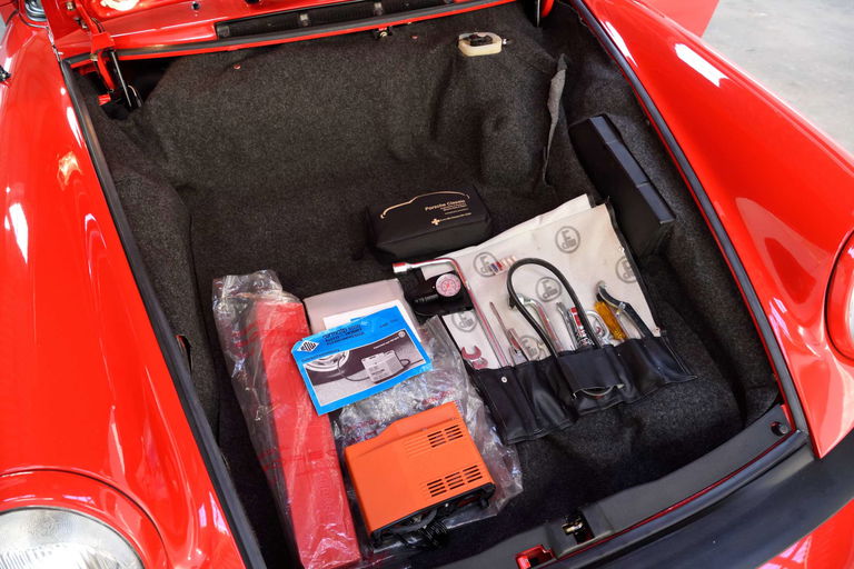 Porsche 911 Carrera 3.2