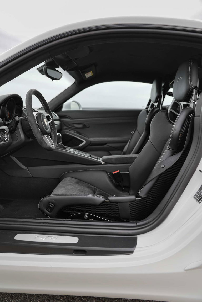 Porsche 981 Cayman GT4