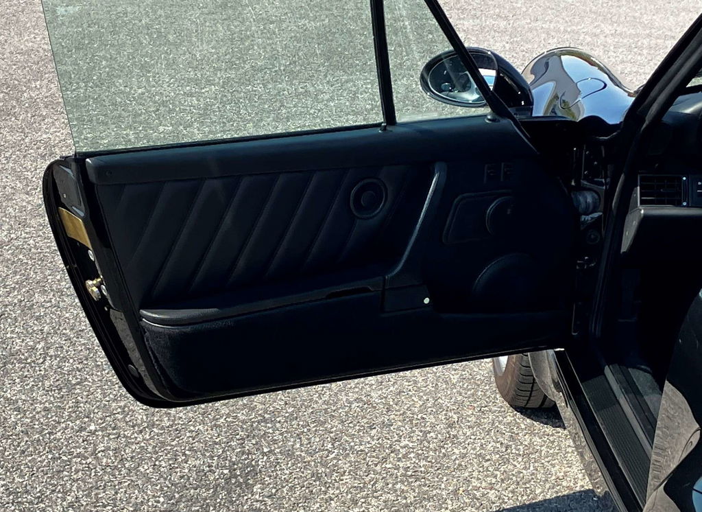 Porsche 964 Carrera 2 Cabrio WTL