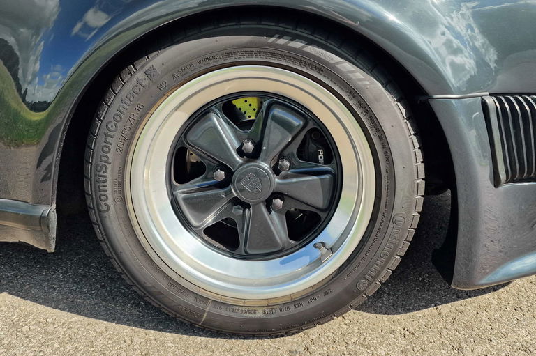 Porsche 911 Turbo 3.3