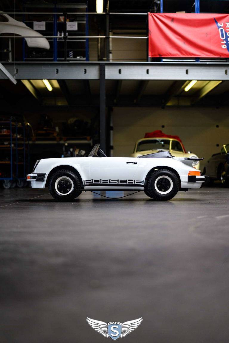Porsche 911 Junior