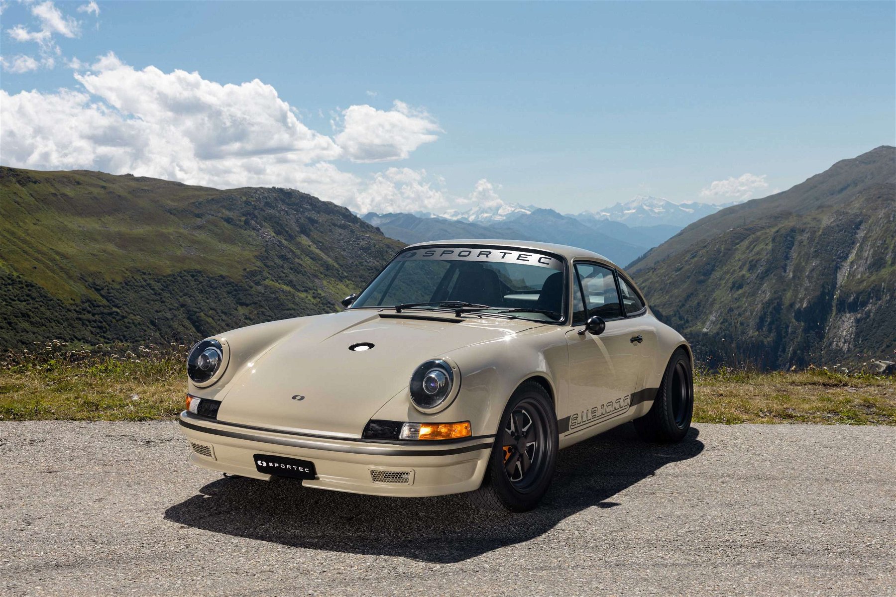 Driving pleasure made in Switzerland – SPORTEC SUB1000