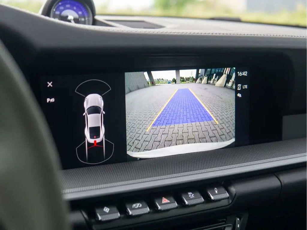 Porsche 992 Carrera 4S