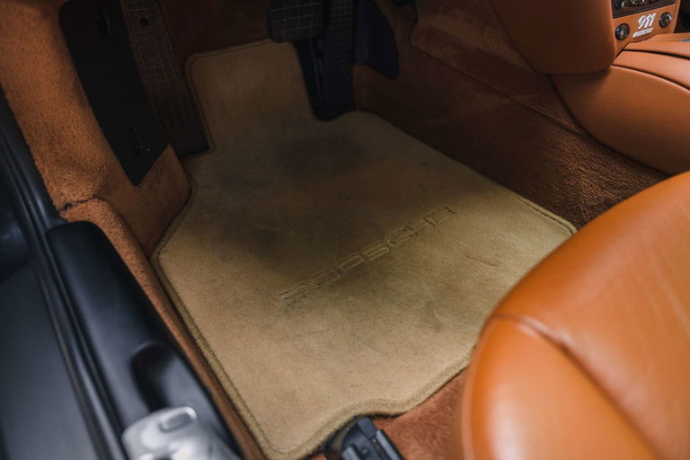 Porsche 996 Carrera 4 Millennium Edition