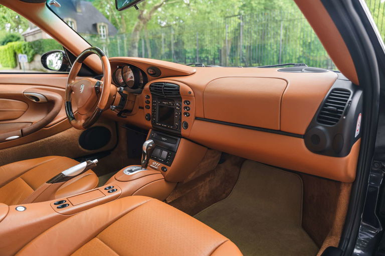 Porsche 996 Carrera 4 Millennium Edition