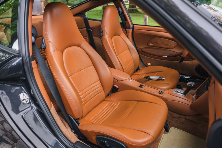 Porsche 996 Carrera 4 Millennium Edition