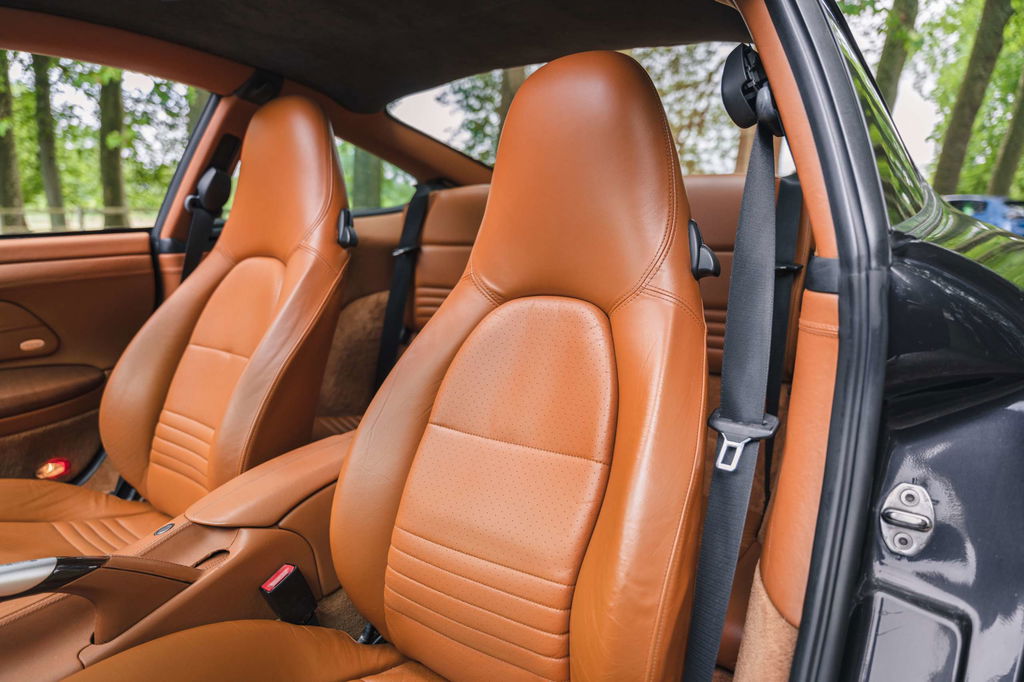 Porsche 996 Carrera 4 Millennium Edition