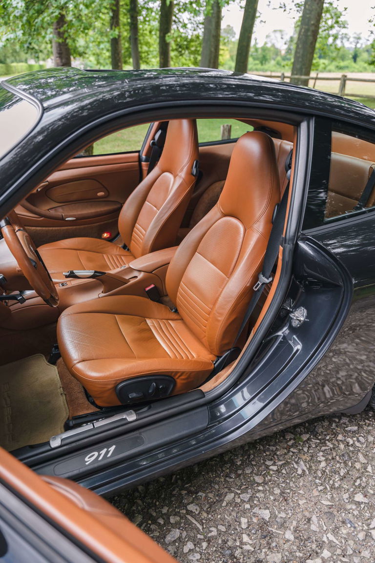 Porsche 996 Carrera 4 Millennium Edition