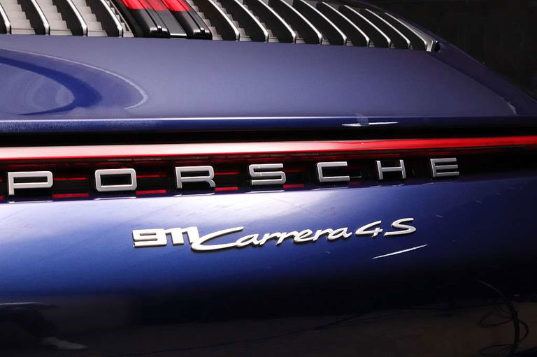 Porsche 992 Carrera 4S