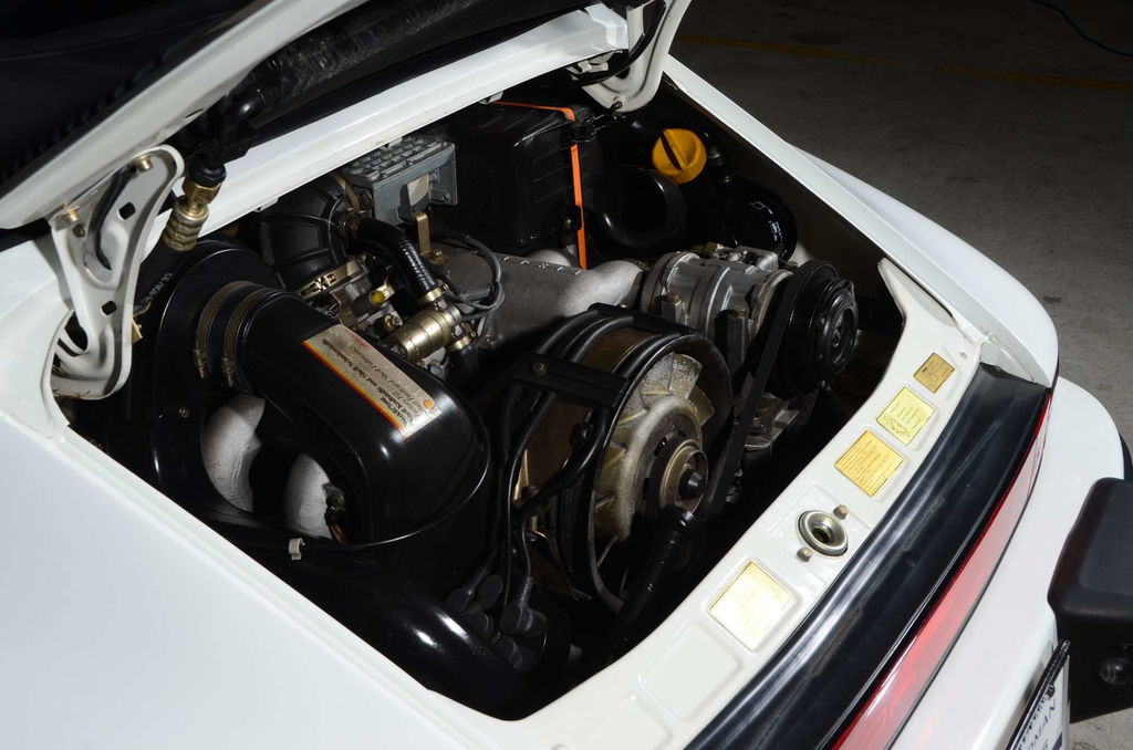 Porsche 911 Carrera 3.2 (US)