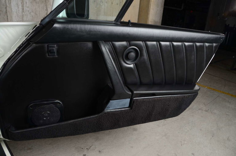 Porsche 911 Carrera 3.2 (US)