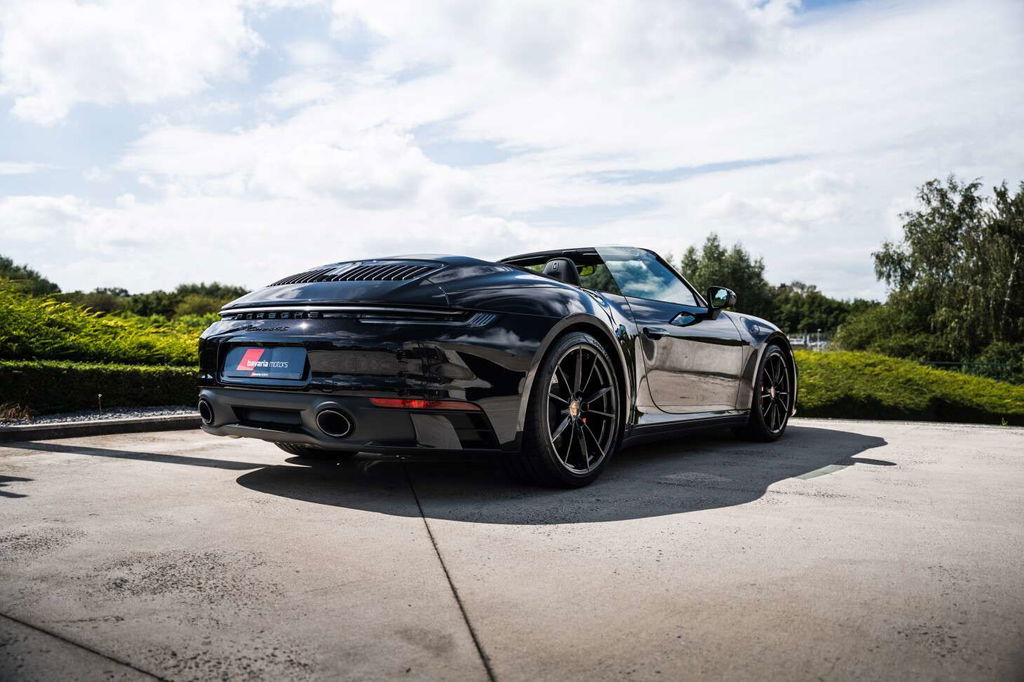 Porsche 992 Carrera 4S