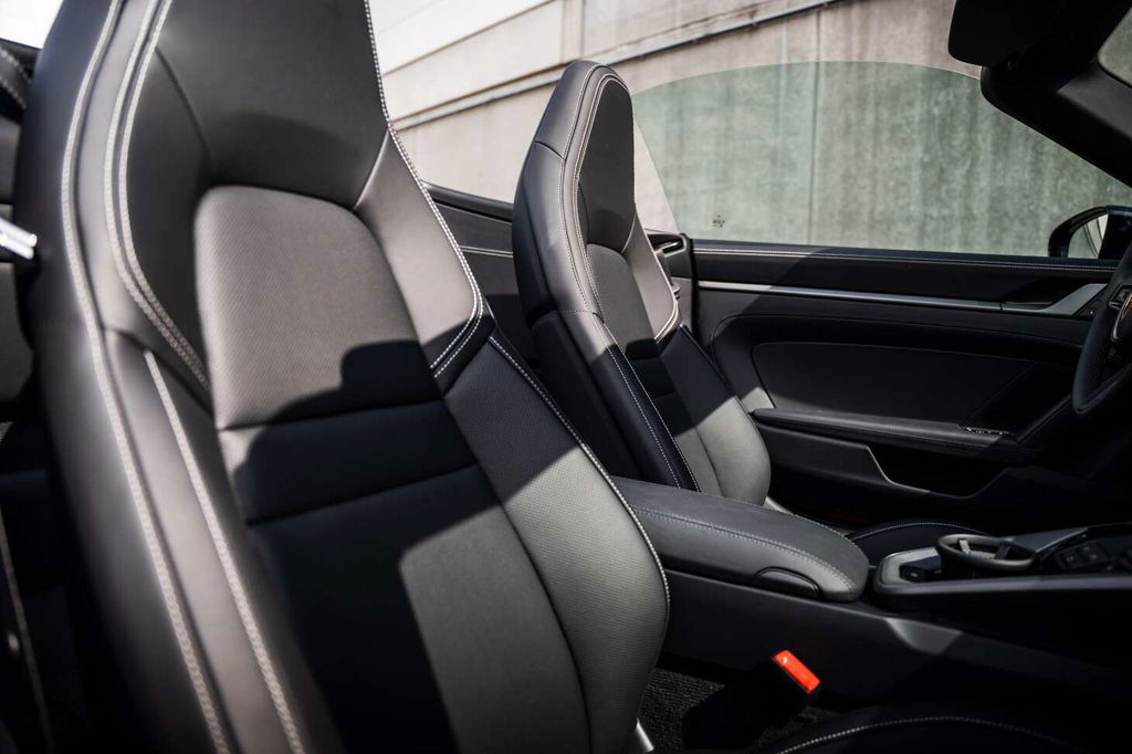 Porsche 992 Carrera 4S