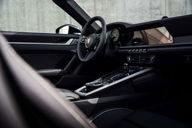 Porsche 992 Carrera 4S