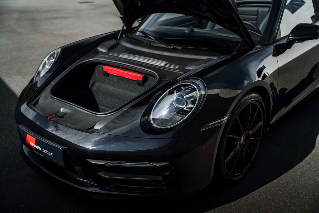 Porsche 992 Carrera 4S