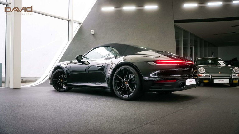 Porsche 992 Carrera