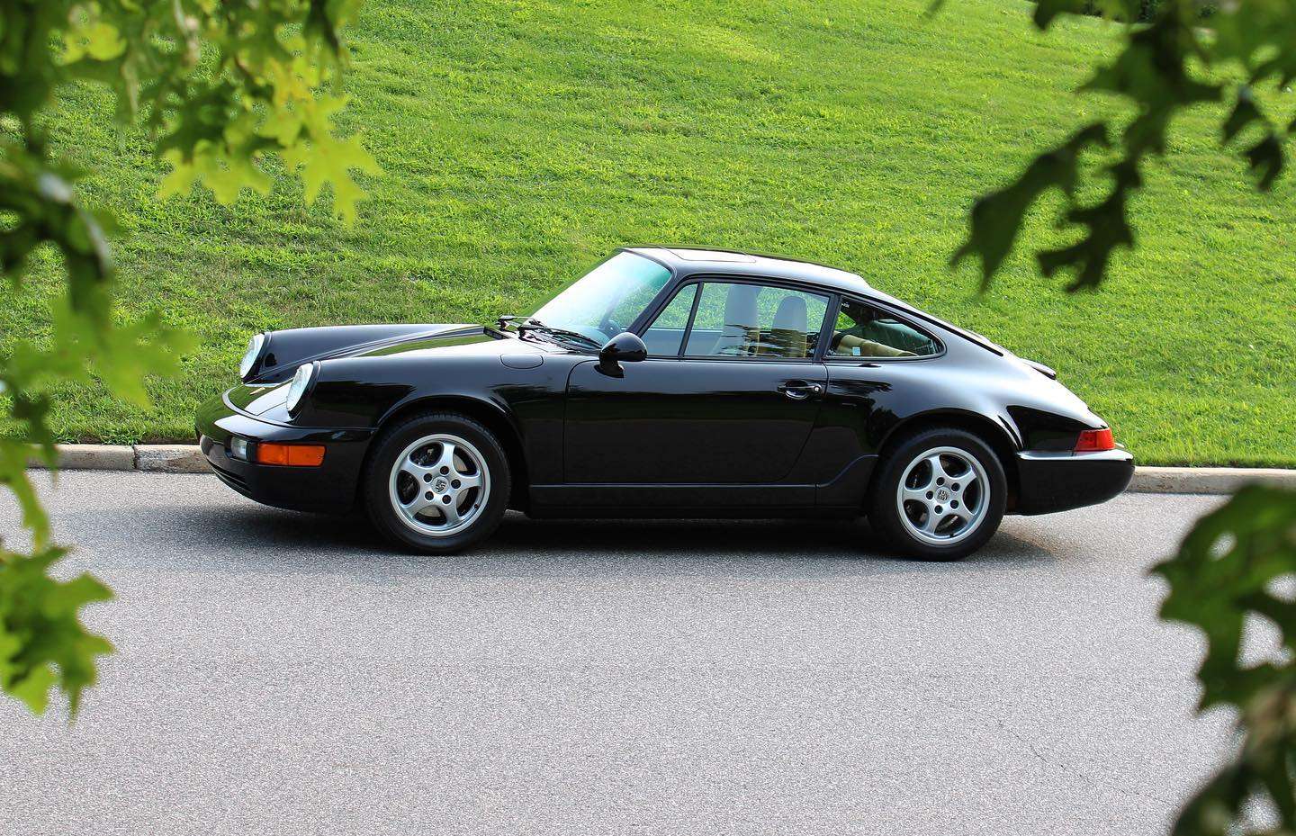 Porsche 964 Carrera 2 1993 - elferspot.com - Marketplace for