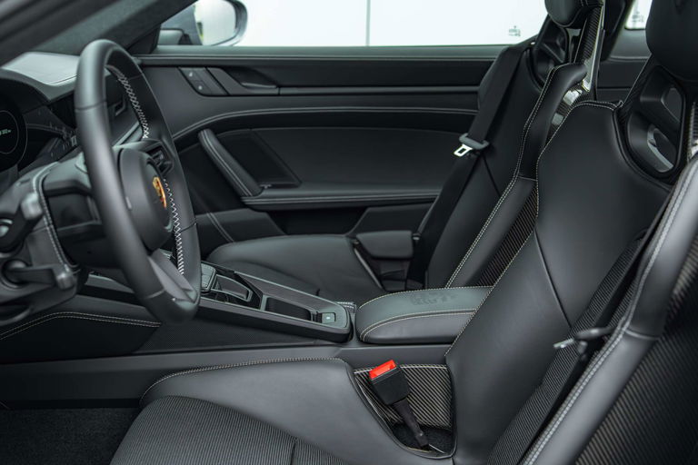 Porsche 992 GT3 Touring