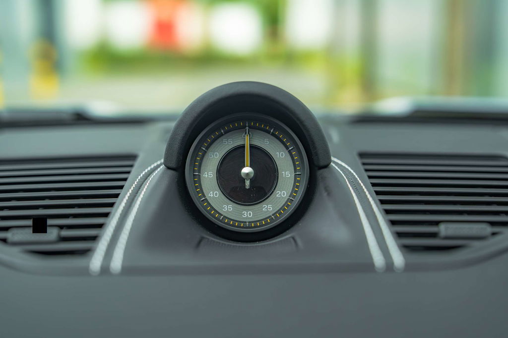 Porsche 992 GT3 Touring