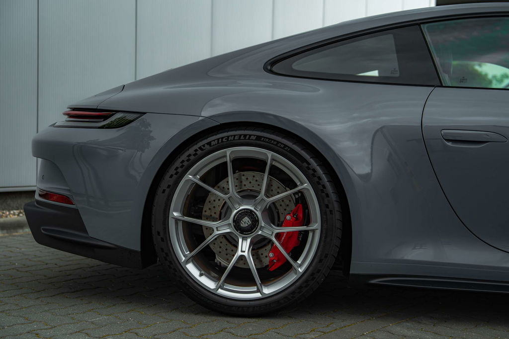 Porsche 992 GT3 Touring