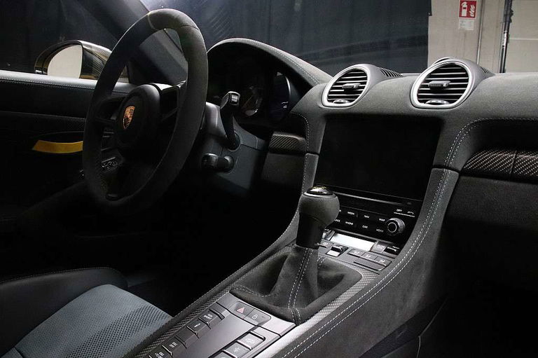 Porsche 718 Cayman GT4 RS