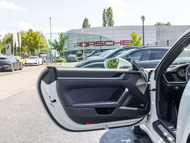 Porsche 992 Carrera S