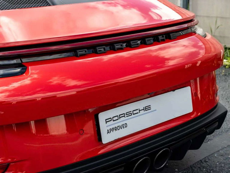 Porsche 992 GT3 Touring