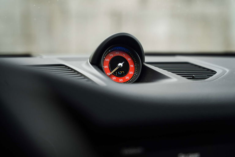 Porsche 992 GT3 Touring