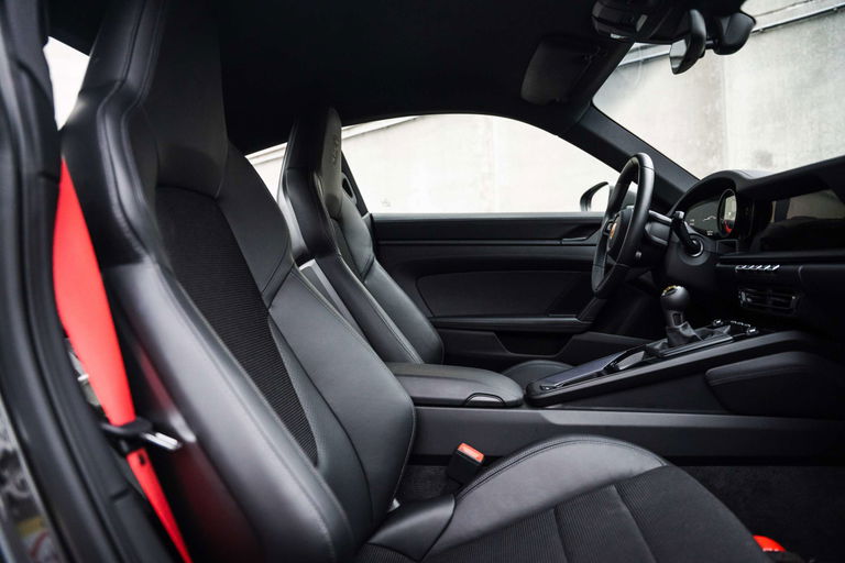 Porsche 992 GT3 Touring