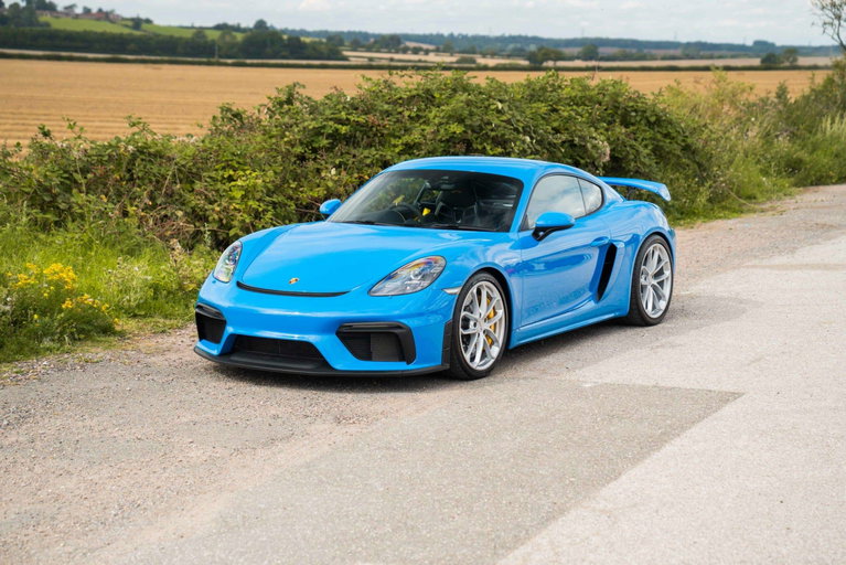 Porsche 718 Cayman GT4