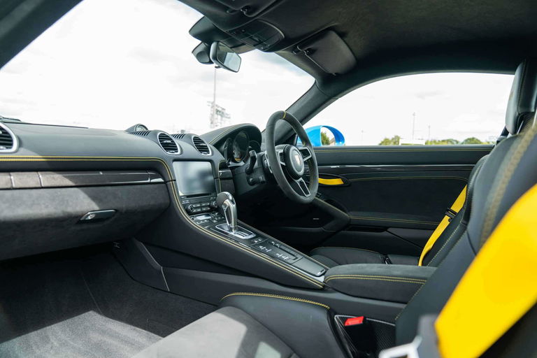 Porsche 718 Cayman GT4