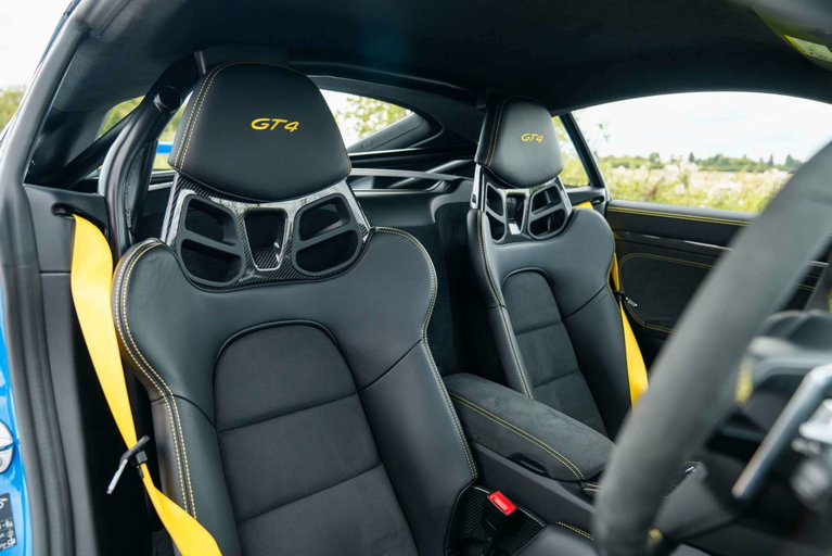 Porsche 718 Cayman GT4