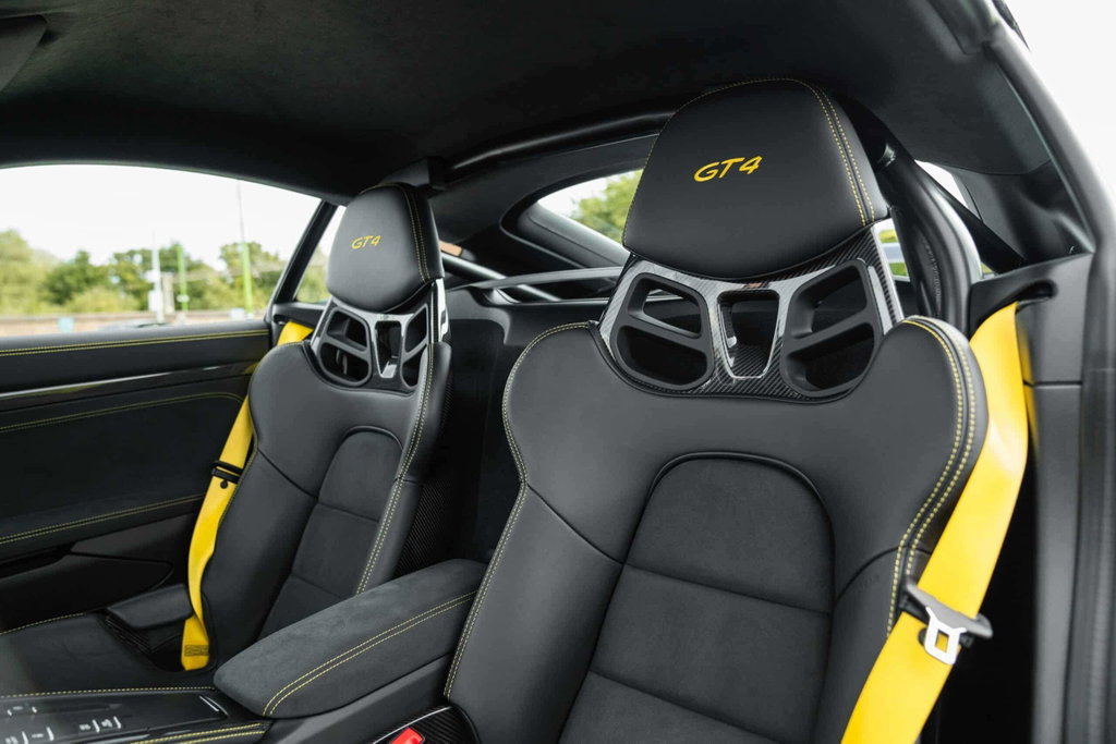 Porsche 718 Cayman GT4