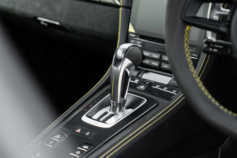 Porsche 718 Cayman GT4