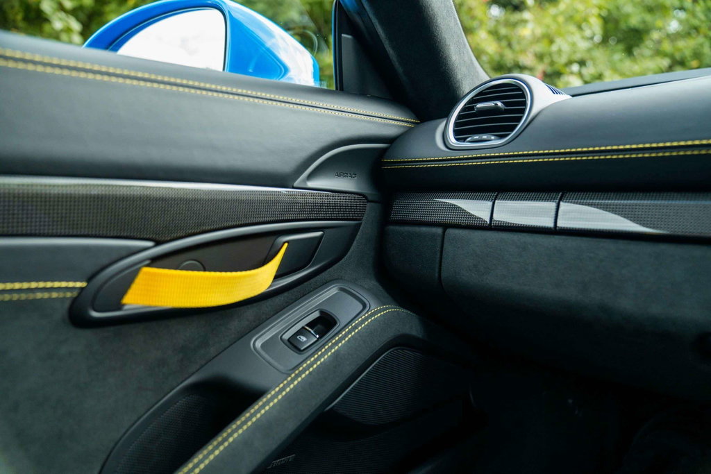 Porsche 718 Cayman GT4