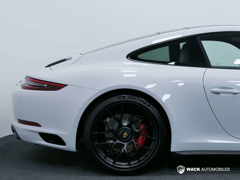 Porsche 991.2 Carrera GTS