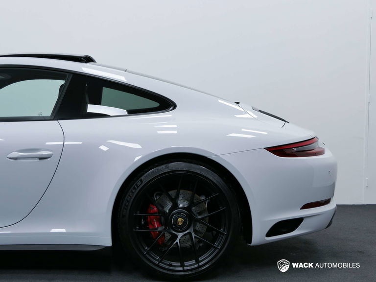 Porsche 991.2 Carrera GTS
