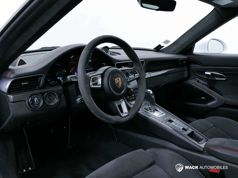 Porsche 991.2 Carrera GTS