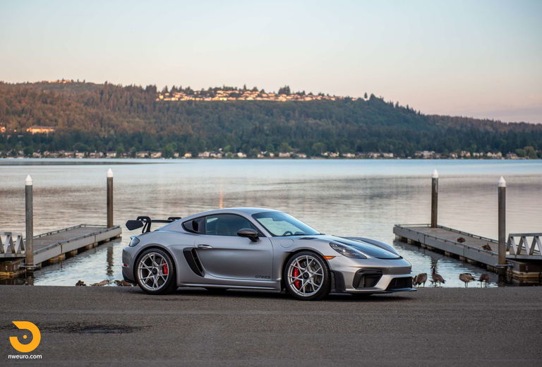 Porsche 718 Cayman GT4 RS