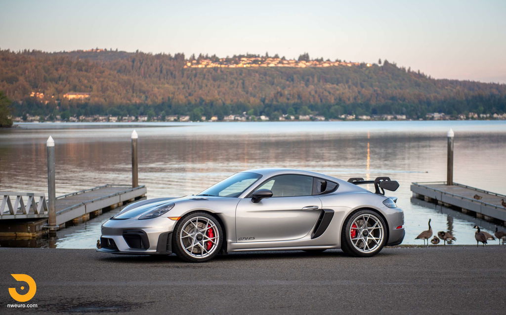 Porsche 718 Cayman GT4 RS